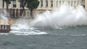 Meteoroloji uyardı: İstanbul’da lodos etkili oluyor