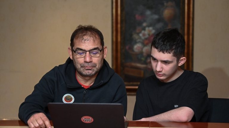 Metin Diyadin, AA’nın “Yılın Kareleri” oylamasına katıldı