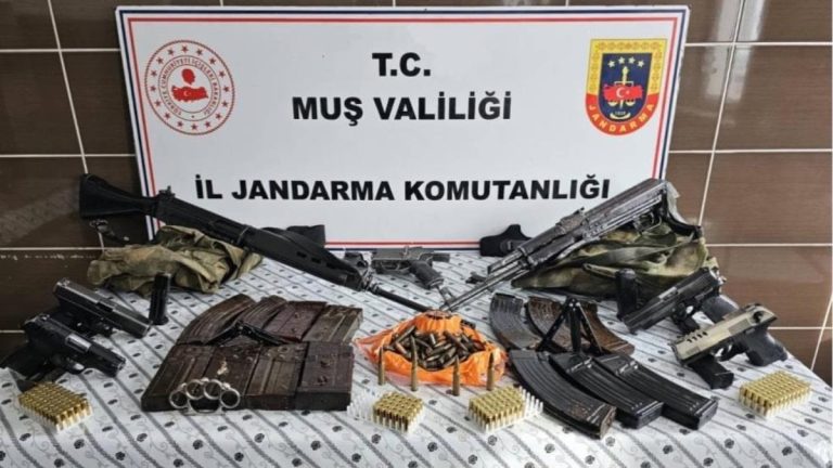 Muş’ta jandarmadan silah operasyonu: Cephanelik gibi evler