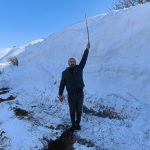 Muş’ta karla kalp mezarada mahsur kaldı