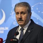 Mustafa Destici’den Gülben Ergen’e: Sanatçı değil