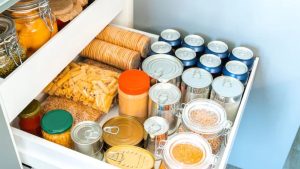 Mutfak dolaplarına bunu koyan güveyi unutuyor! Tek yaprak yeter