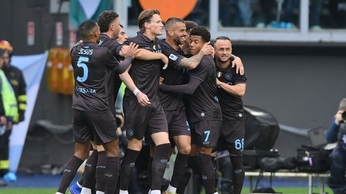 Napoli, Lazio’yu iki golle devirdi