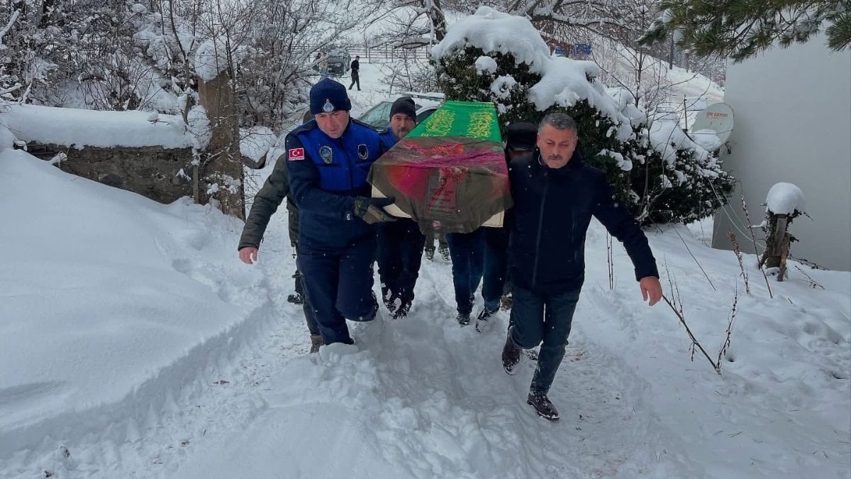 Ordu’da ailesine ulaşılamayan 11 yaşındaki Damla’yı protokol defnetti