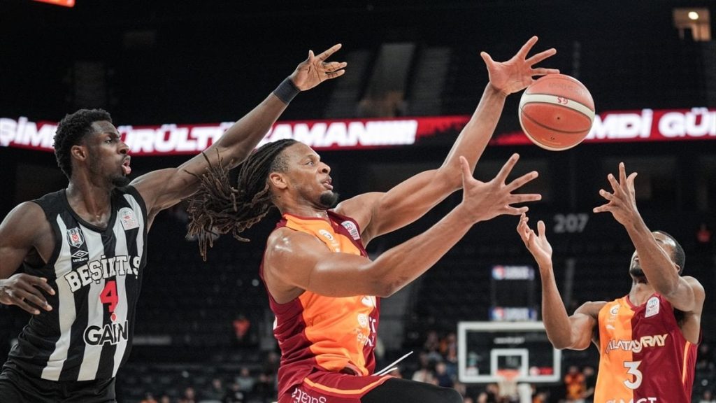 Pota derbisinde Galatasaray, Beşiktaş’ı devirdi