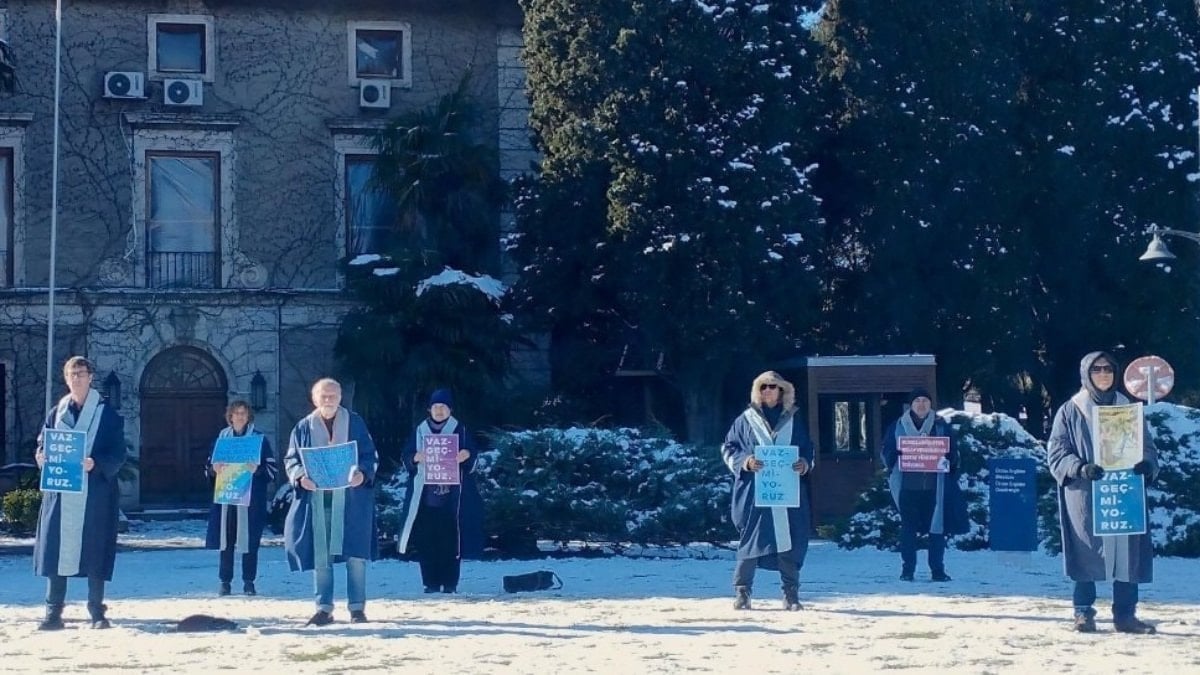 Profesör maaşları 132 bin TL oldu: Boğaziçi’nde dikilmeye devam ediyorlar