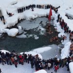 Rize’de 1300 rakımda buzlu gölde cesaret buluşması