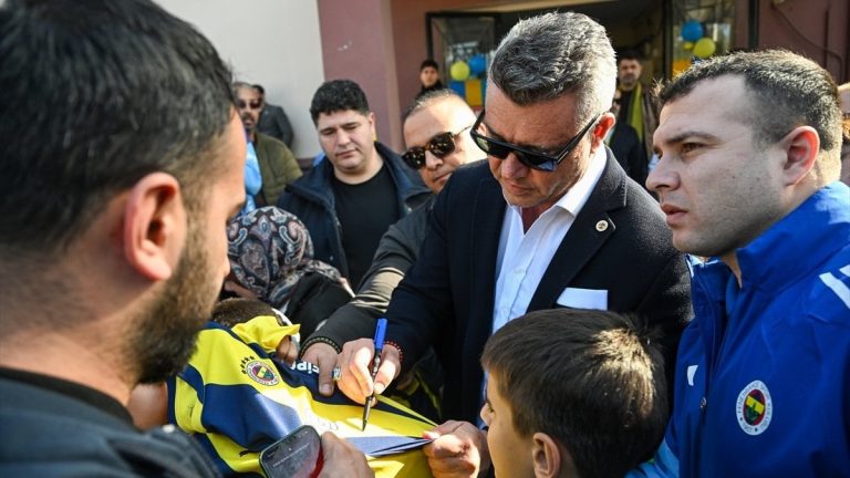 Sadettin Saran, Adana’da öğrencilerle buluştu