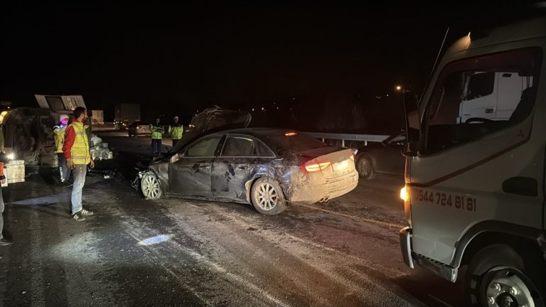 Sakarya’da otomobil ile minibüsün çarpıştığı kazada 1 kişi öldü