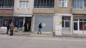 Samsun’da darbedilen kişi apartman girişinde ölü bulundu