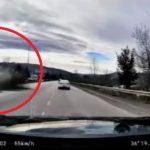 Samsun’da takla atıp karşı yöne geçen otomobilin 2 araca çarptığı kaza kamerada