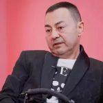 Serdar Ortaç sahnede düştü! O anlar hayranlarını korkuttu