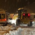 Siirt’te ambulans yolda mahsur kaldı