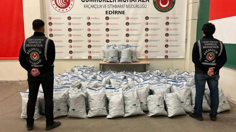 Sınır kapıları ve havalimanlarında 1,6 milyar liralık uyuşturucu ele geçirildi