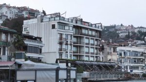 Son gelişmeler: Bebek Otel’de kaçak yapılar yıkıldı