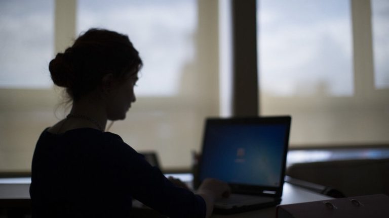 Sözleşmeli personele doğum sonrası ‘yarım zamanlı çalışma’ hakkı