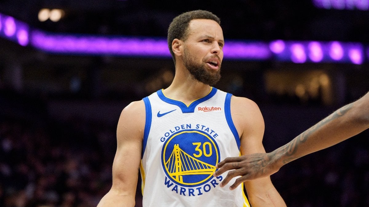 Stephen Curry, NBA’de en çok sayı atan ilk 20’de
