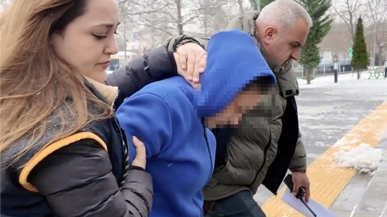 Tekirdağ’da teyzesini öldürüp, cesedini kolonya dökerek ateşe verdi