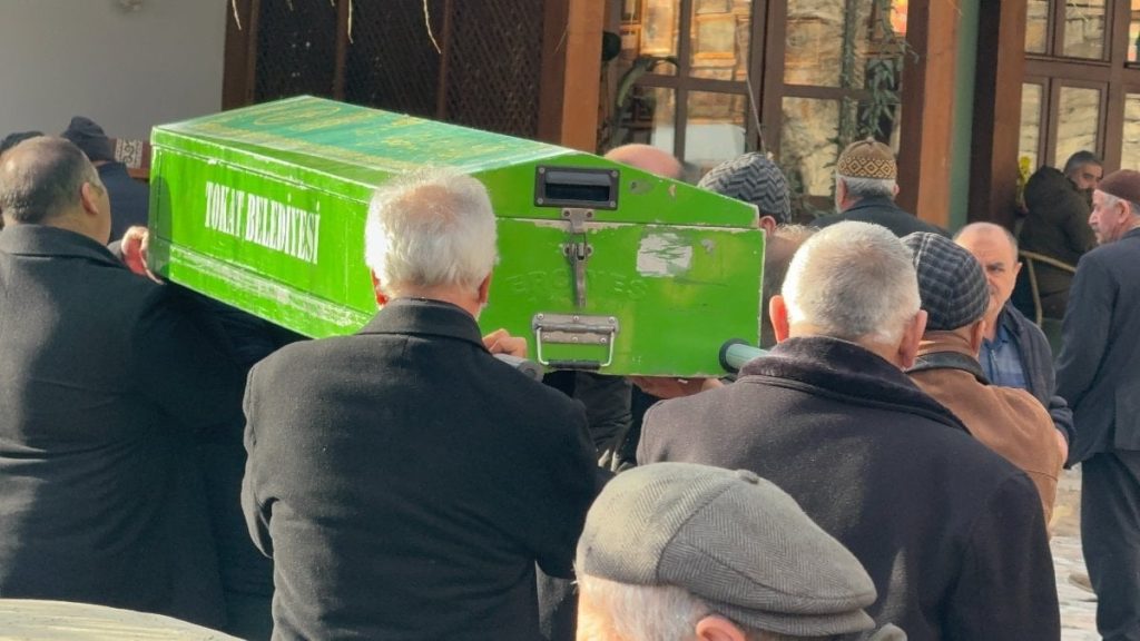 Tokat’ta kan donduran baba cinayeti: Son yolculuğuna uğurlandı