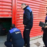 Torbalı Zabıtası’ndan halk sağlığını tehdit eden marketlere mühür