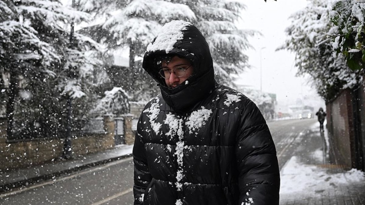 Türkiye soğuktan adeta donuyor: Kar yağışı birçok bölgede devam edecek