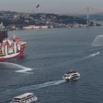 Türkiye’nin 6’ncı sondaj gemisi ‘Yıldırım’ İstanbul Boğazı’ndan geçti