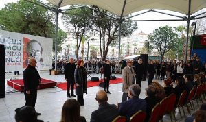 Uğur Mumcu Karabağlar ‘da Özlem, Saygı ve Aydınlık Kararlılığıyla Anıldı