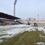 Van Atatürk Stadyumu’nda biriken kar taşındı