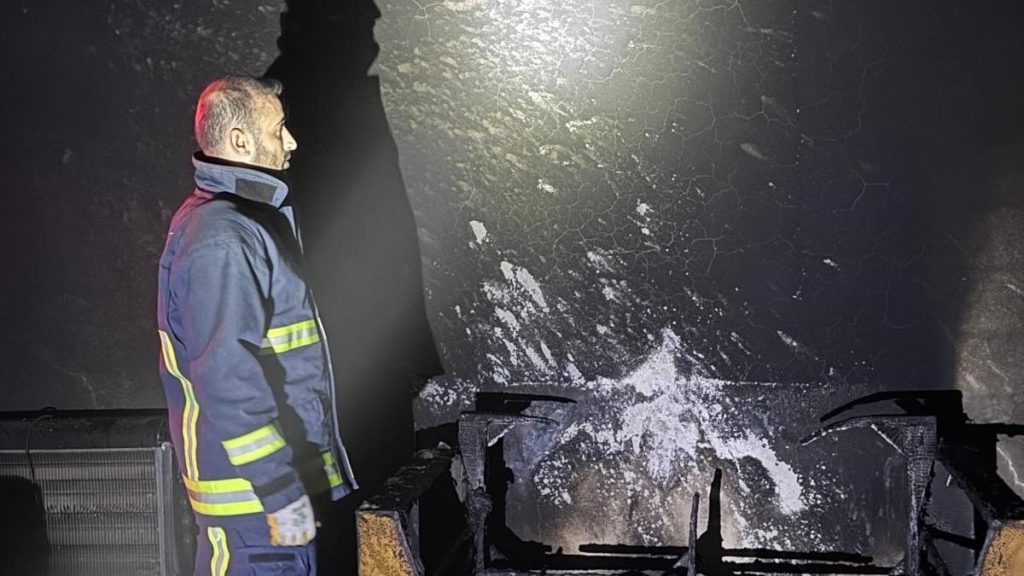 Van’da yangında bir ev kül oldu