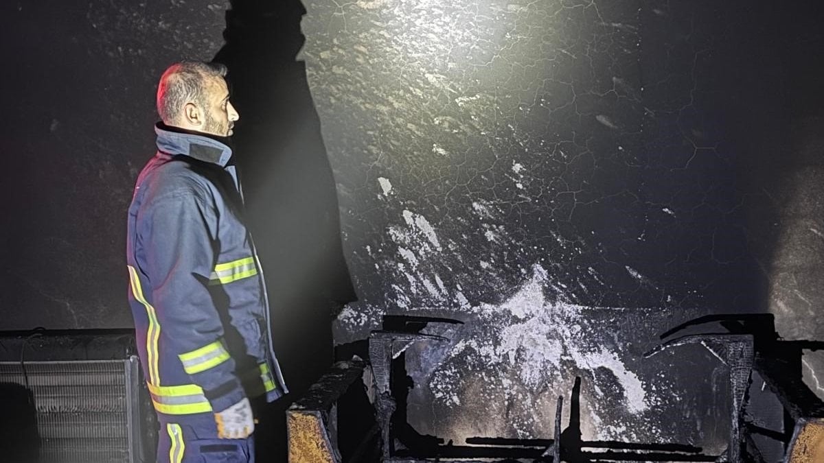 Van’da yangında bir ev kül oldu