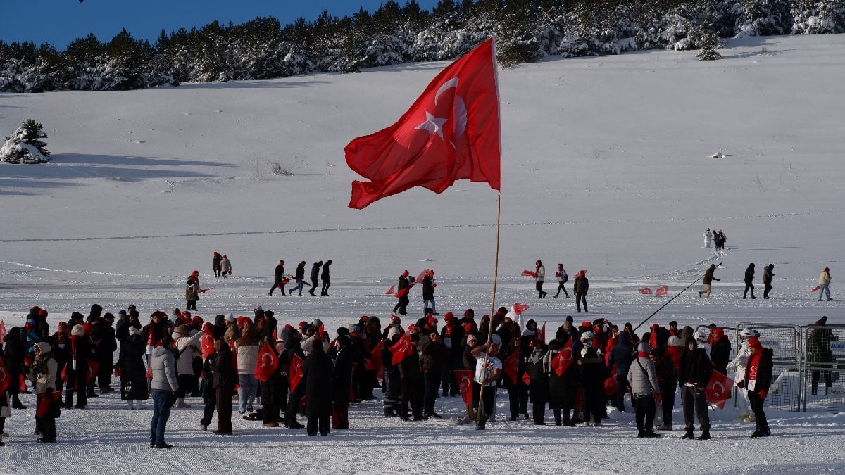 Vatandaşlar, Sarıkamış şehitlerini anmak için Allahuekber Dağları’nda yürüdü