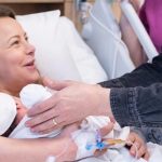 Vildan Atasever anne oldu! Hastaneden fotoğraf paylaştılar