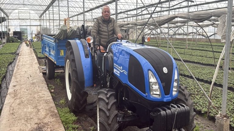 Yalova’da serasına kamyonla getirdiği traktöre köprü ve otoyol cezası kesildi