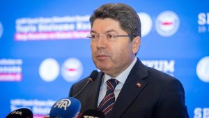 Yılmaz Tunç: Meşruiyeti, dış ülkelerde ülkemizi şikayet ederek aramayız