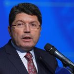 Yılmaz Tunç: Türk bayrağına provokatif saldırıya ilişkin 14 kişi gözaltına alındı