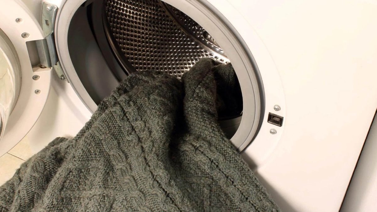 Yün kazakları makineye atmadan önce okuyun: İşte uzun süre yumuşak kalmasının sırrı