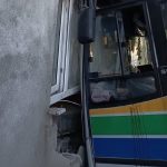 Zonguldak’ta halk otobüsü eve daldı: Boş olması faciayı önledi