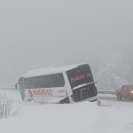 Zonguldak’ta manzarayı çeken kişi otobüs kazasını kayda aldı