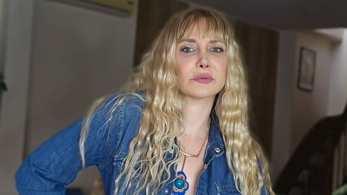 11 yıllık eşinden boşanmştı! Şarkıcı Gökçe’den itiraf geldi