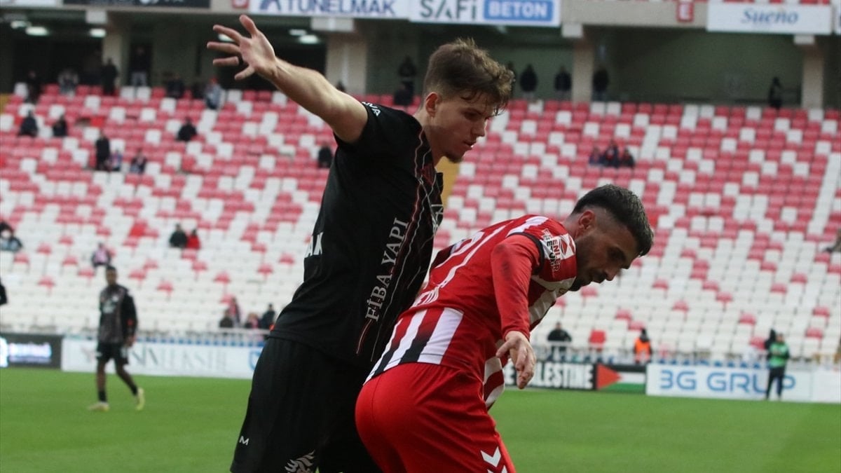 6 gol atıldı! Sivasspor – Vanspor maçında kazanan yok