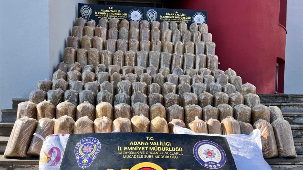 Adana’da 2,5 ton kaçak tütün ele geçirildi