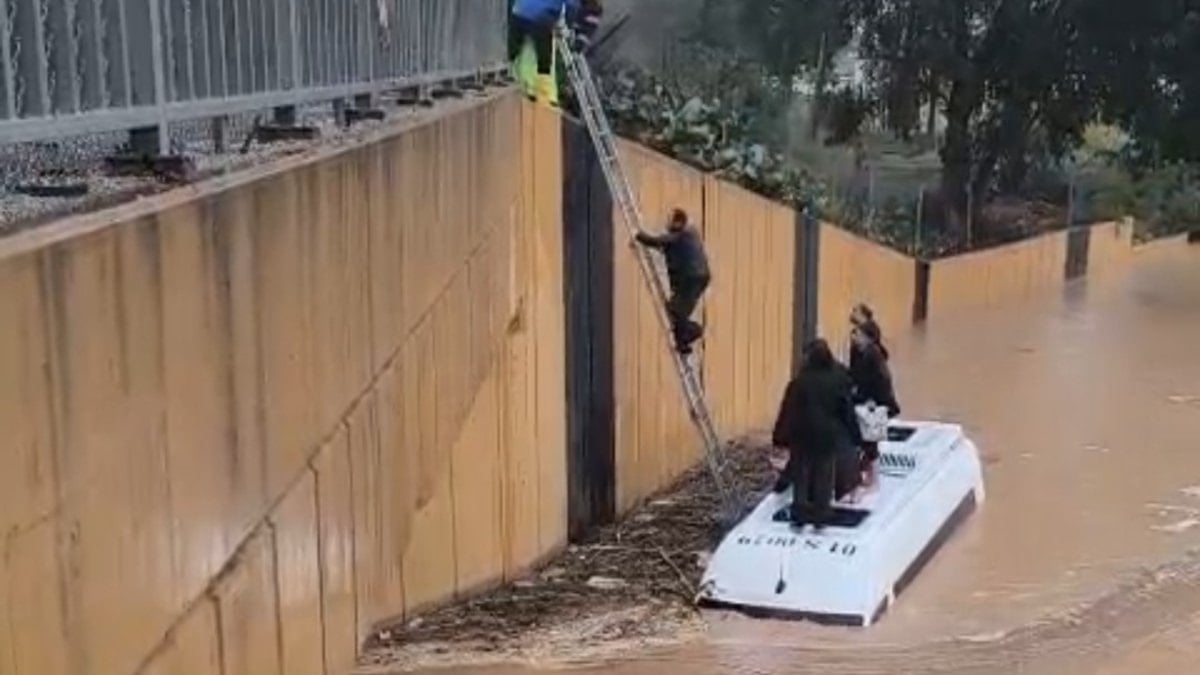 Adana’da etkili olan sağanakta bin 257 su baskını meydana geldi
