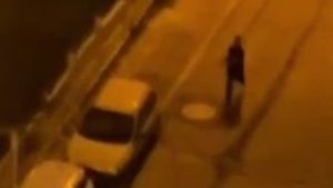 Adana’da iki grup arasındaki tüfekli kavga kameraya yansıdı