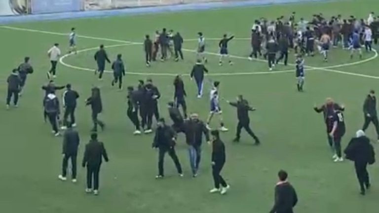 Adana’da liseler arası maçta kavga