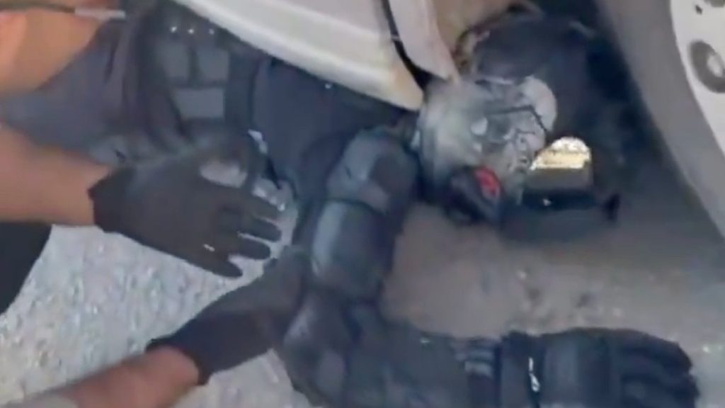 Adana’da mucizevi kurtuluş: Tır altında kalan sürücü kazayı hafif yaralı atlattı