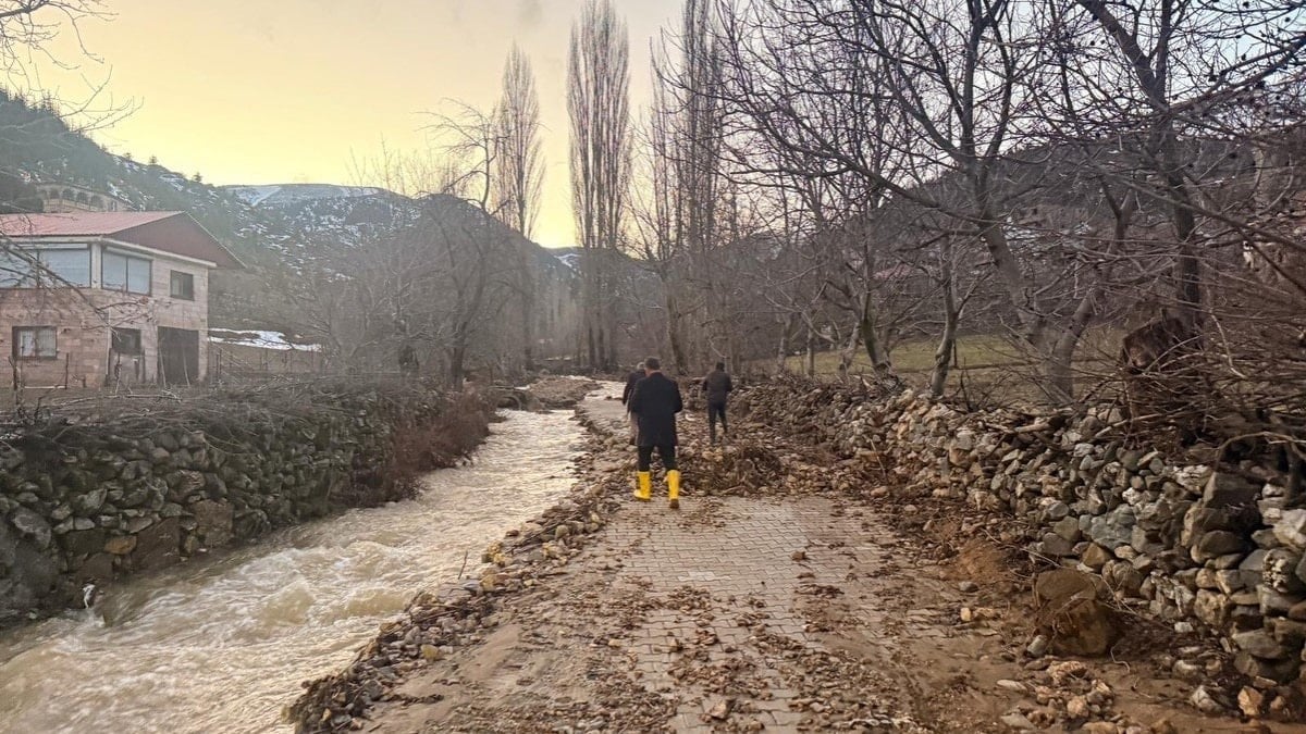 Adana’da sel ve heyelan sonrası kapanan yollar ulaşıma açılıyor