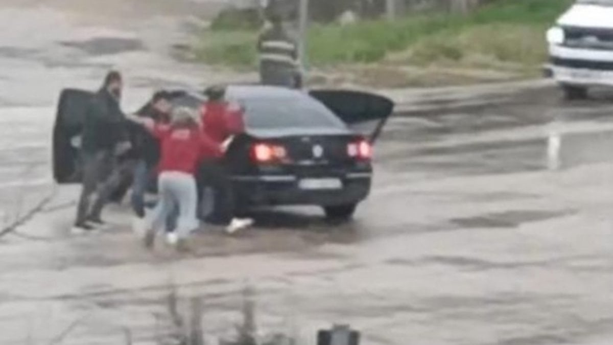 Adana’da trafik kavgasında kadından sopalı müdahale