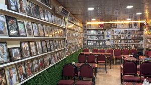 Adıyaman’da deprem şehitleri, çay ocağında fotoğraflarıyla anılıyor