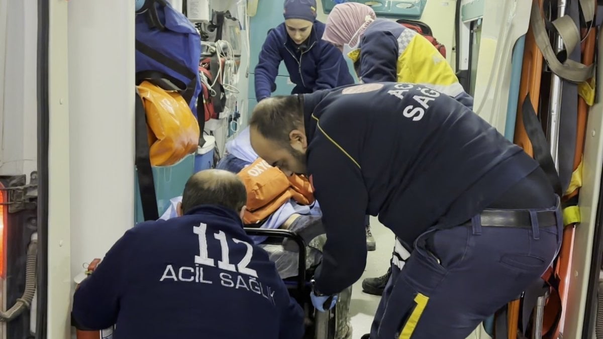 Aksaray’da sevgilisi ile tartışıp cama yumruk attı: Ağır yaralandı