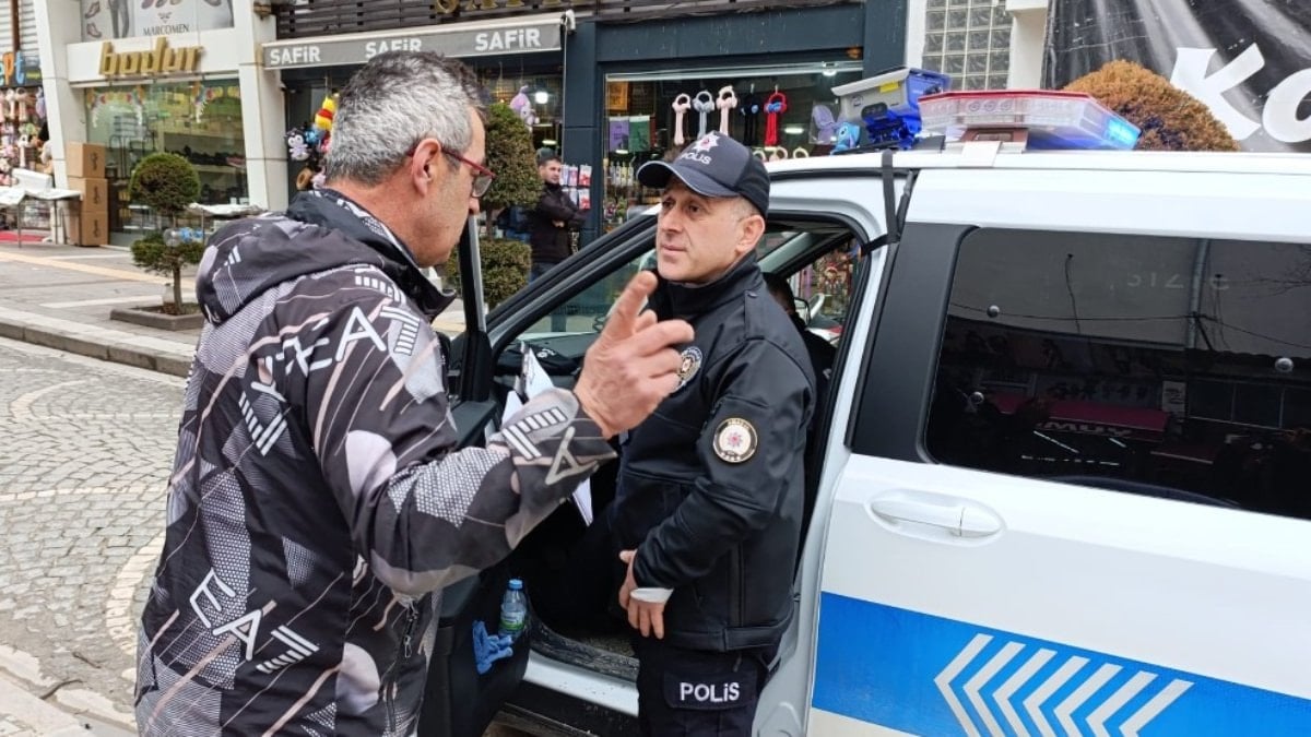 Amasya’da ATM’de bulduğu 4 bin 900 TL’yi polise teslim etti